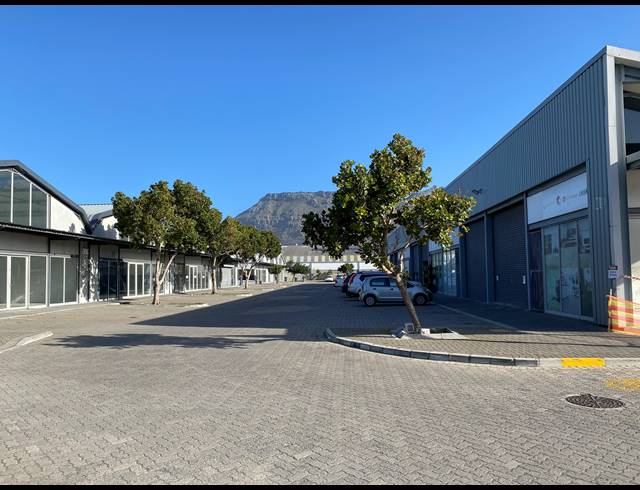 366M² RETAIL TO LET IN TOKAI